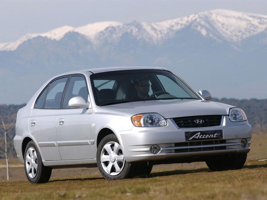  Hyundai Accent 5-Door 2003 года  (фото 13 из 21)